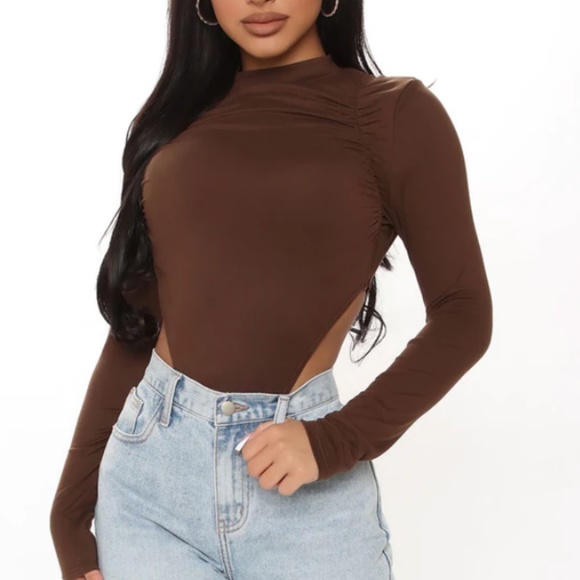 Fashion Nova cut out body suit - Picture 2 of 4